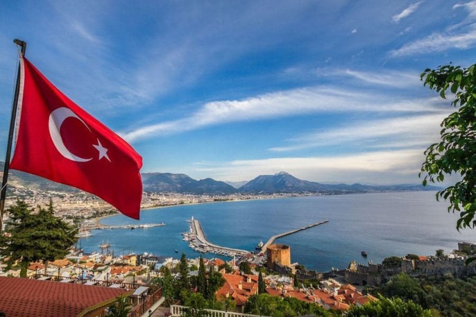 Туреччина повернула вимогу ПЛР-тестів для українських туристів