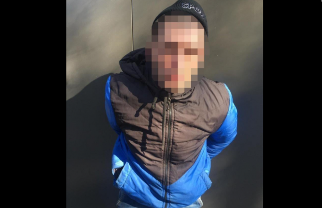 Суд покарав чоловіка, який грабував школярів після занять