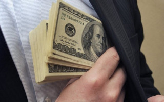 Посадовця «УЗ» підозрюють у розкраданні майже 750 тисяч гривень