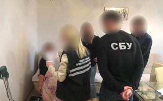 Валютний хабар за призначення учаснику АТО групи інвалідності: на Львівщині затримано лікаря