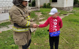 Под Одессой на крыше недостроя застрял ребенок