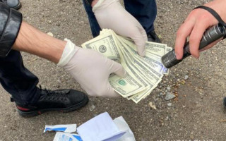 1500 доларів за звільнення від служби: на Тернопільщині затримали війсковослужбовця