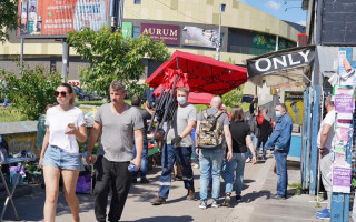 В Киеве демонтировали незаконные торговые ряды возле станции «Героев Днепра»: фото