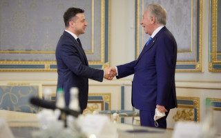 Зеленський обговорив з головою Венеційської комісії кризу навколо КСУ