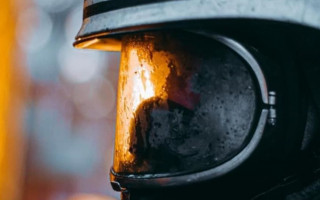 В Киеве вспыхнуло двухэтажное здание