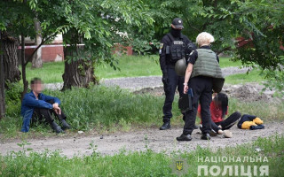 На Луганщині жінка нанесла ножові поранення поліцейському