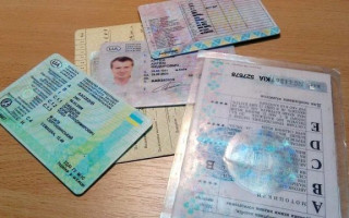 Украинцы временно не смогут получить водительские удостоверения: что случилось