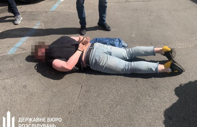 У Києві співробітник ДСНС видавав документи пожежної безпеки за «подяку» у 70 тисяч доларів