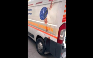 В Ровно мужчина выпал из окна на автомобиль скорой помощи