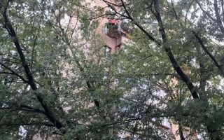 В Киеве обрушилась часть балкона в жилом доме