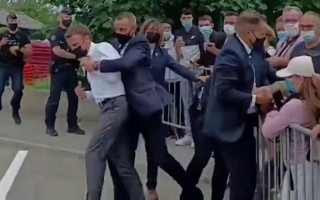 Во Франции перед судом предстал мужчина, давший пощечину Макрону