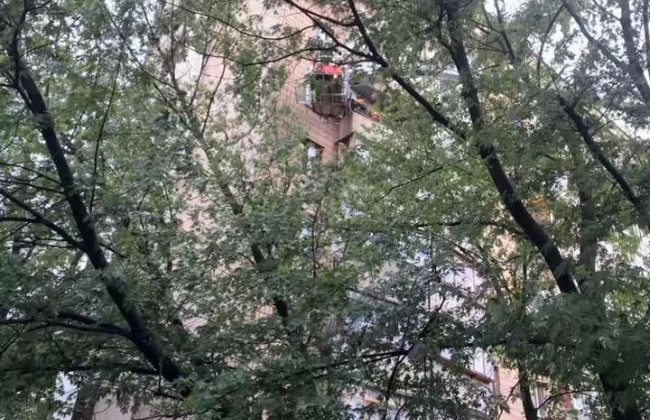 В Киеве обрушилась часть балкона в жилом доме