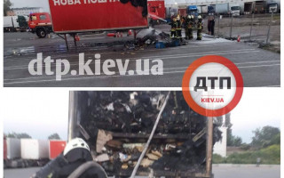 «Горящие посылки Новой Почты»: загорелся прицеп с грузом