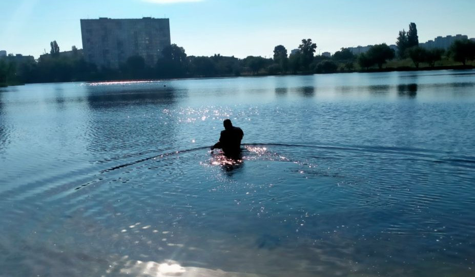 Трагедия в Киеве: в озере нашли тело женщины