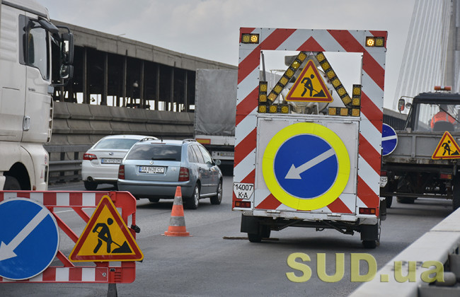 В Києві на Подолі обмежили рух до 23 липня: що слід знати водіям