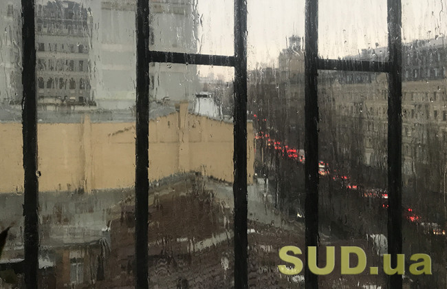 Украинцам напомнили правила поведения во время грозы: что делать, чтобы спастись