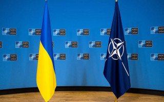 НАТО подтверждает обещание принять Украину, но после проведения реформ