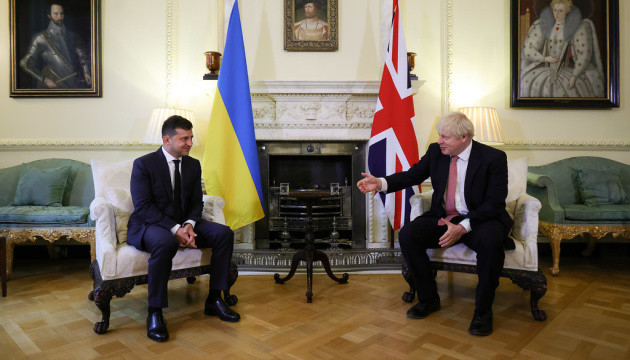 Зеленський поговорив з прем’єр-міністром Британії Джонсоном перед самітом НАТО
