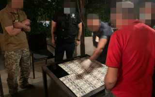 За $10 000 обіцяв посаду в ДБР: в Одесі затримано військовослужбовця ВМС
