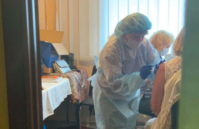 В Україні почали вакцинувати від COVID-19 суддів