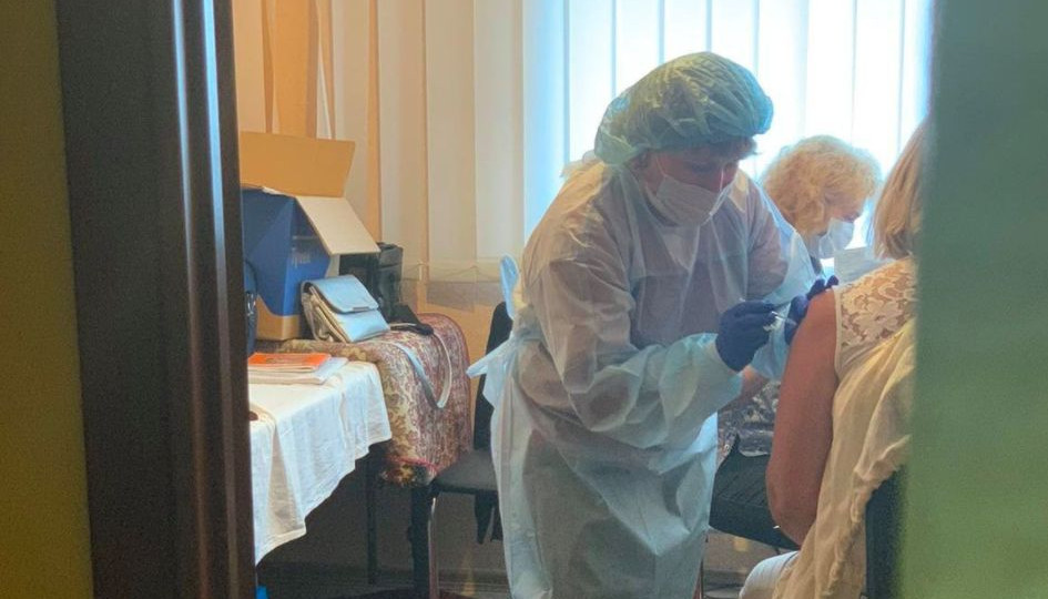 В Україні почали вакцинувати від COVID-19 суддів