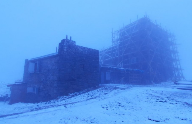 Выпал снег: лето в Украине продолжает удивлять, фото