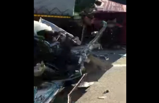 Смертельное ДТП под Киевом: от легковушки осталась груда металла, видео