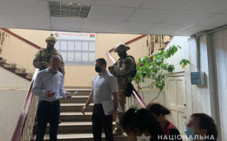 В інтернаті на Київщині медики збували вакцину від COVID-19