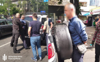 Посадовців Київської митниці «спіймали» на хабарі: створювали штучні перешкоди