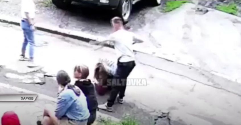 Жестокое избиение 14-летней в Харькове: подростку сообщили о подозрении