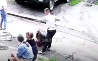 Жестокое избиение 14-летней в Харькове: подростку сообщили о подозрении