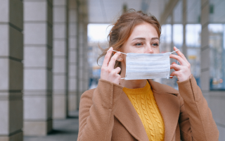 В Испании хотят отменить ношение масок на улицах