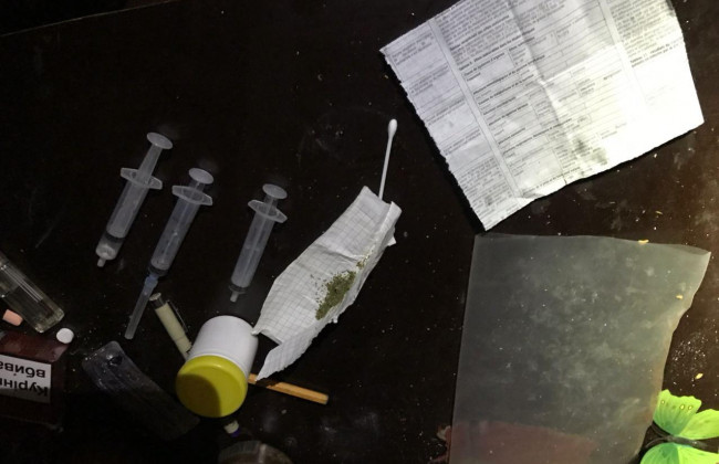 На Київщині затримали постачальників наркотиків до виправної колонії
