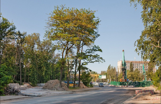 В Киеве началось строительство объездной дороги у будущей станции метро «Мостицкая»