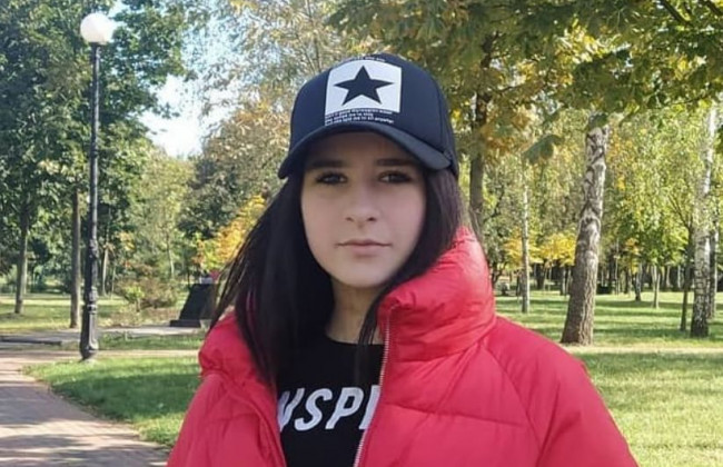 В Киеве пропала девочка со шрамами на руках, фото