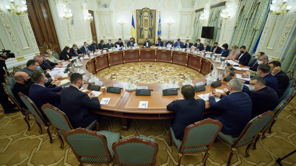 В Украине ввели санкции против 12 представителей криминалитета