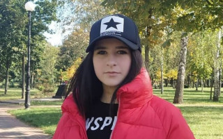 В Киеве пропала девочка со шрамами на руках, фото