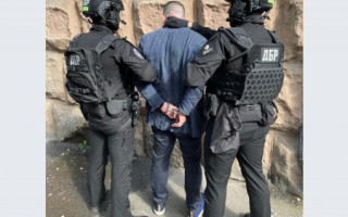 ДБР викрило адвокатів, які намагалися заробити на власниках захопленого рейдерами підприємства