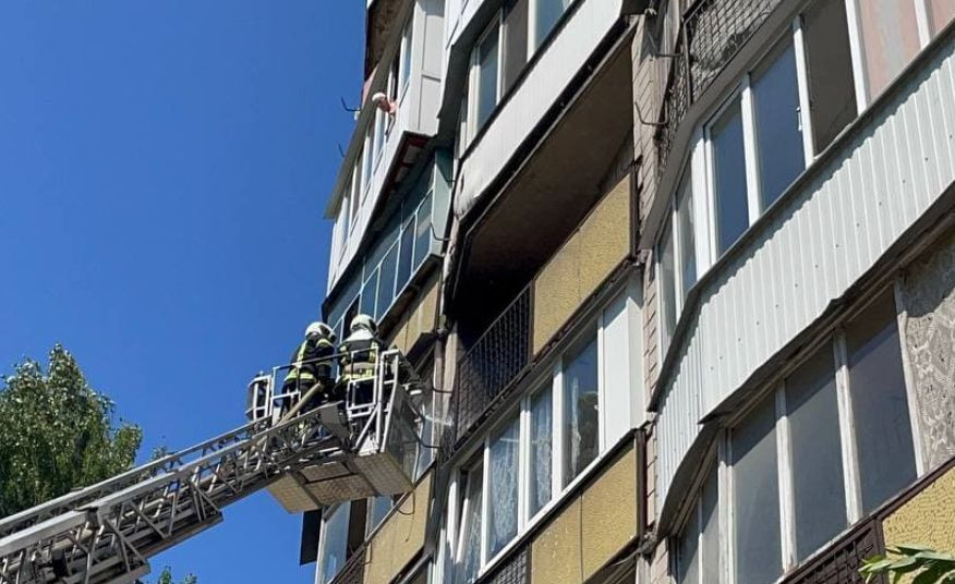 В Киеве горел балкон в многоэтажке