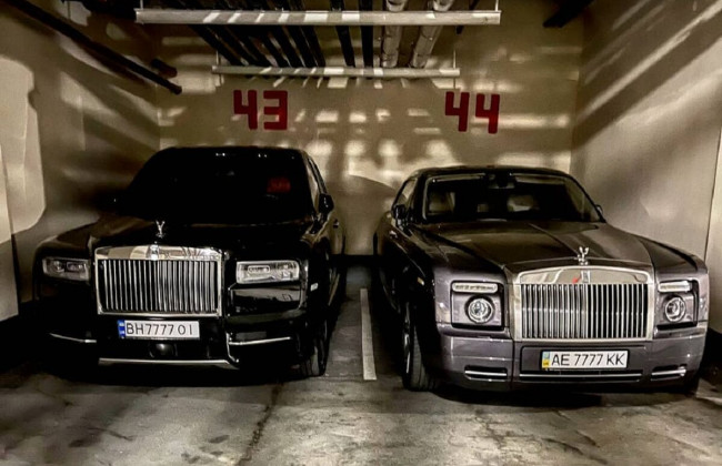 В Украине заметили два Rolls-Royce с похожими номерами