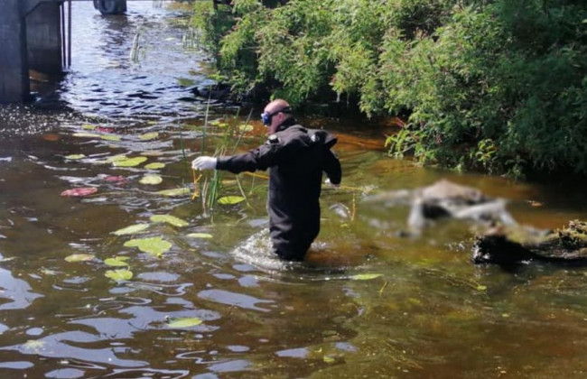 В Киеве из Днепра достали тело утопленника
