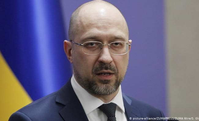 Шмигаль дав наказ прискорити відкриття центрів вакцинації