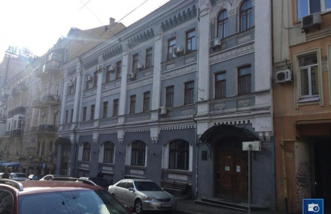 У столиці виставили на аукціон історичну будівлю