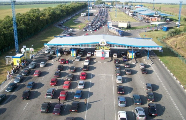 Польша откроет три пункта пропуска на границе с Украиной: что нужно знать