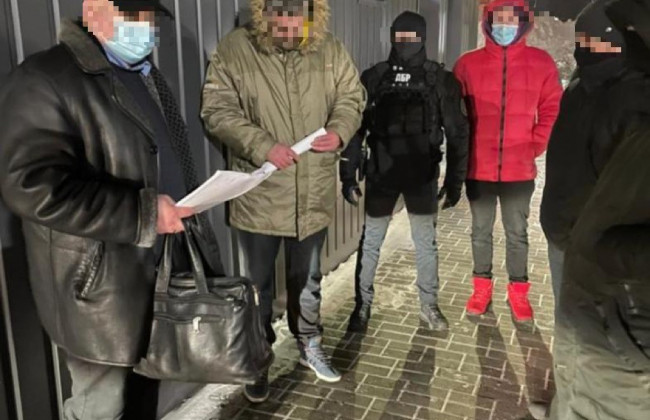 Керівника підрозділу податкової «зловили» на хабарі у 120 тисяч гривень за зменшення штрафу