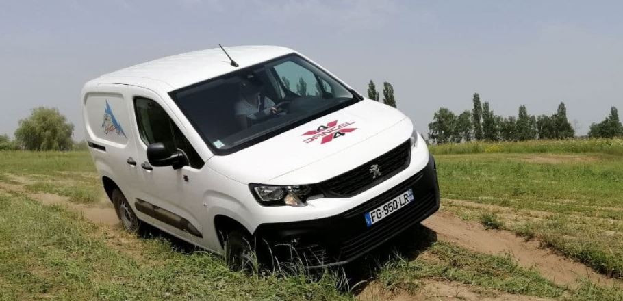 Французы презентовали особую линейку автомобилей Peugeot и Citroen в Украине