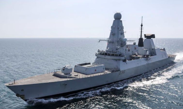 Британское Минобороны опровергло стрельбу россиян в сторону эсминца