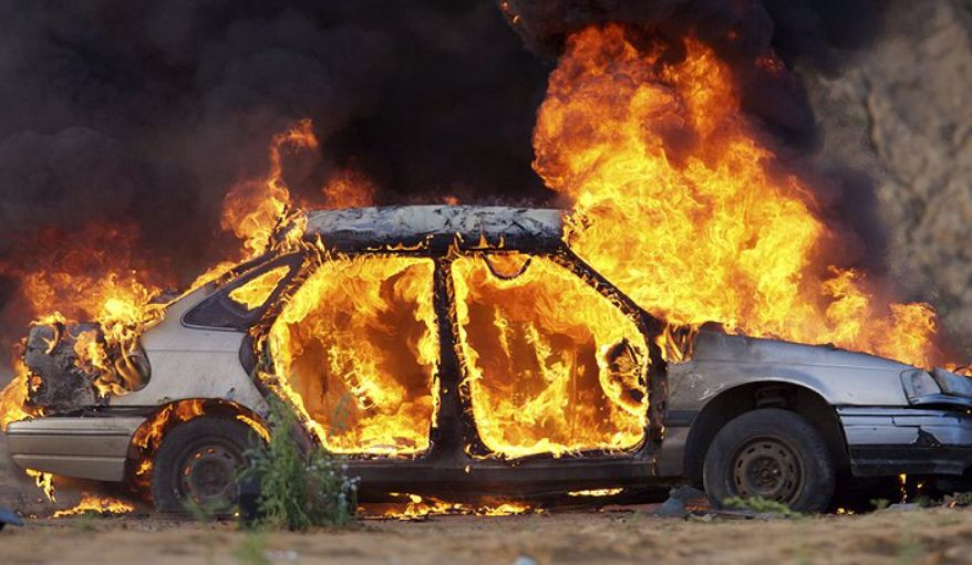 Назвали 6 ошибок, из-за которых автомобиль может загореться