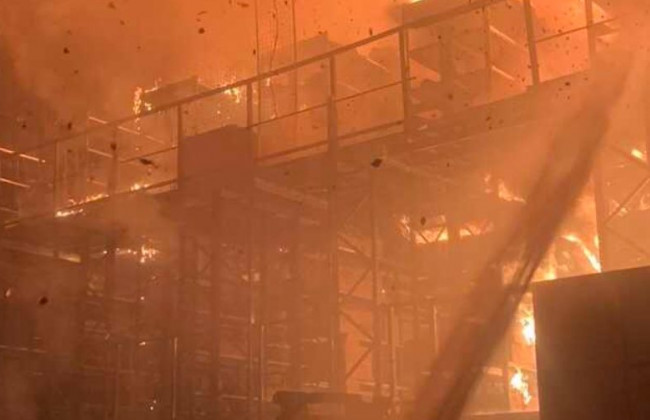 Серьезный пожар под Киевом: вспыхнул строительный склад, фото