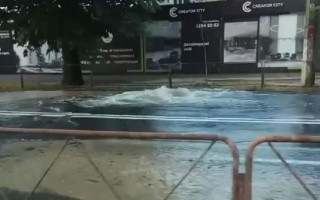 В Киеве произошла очередная коммунальная авария, видео